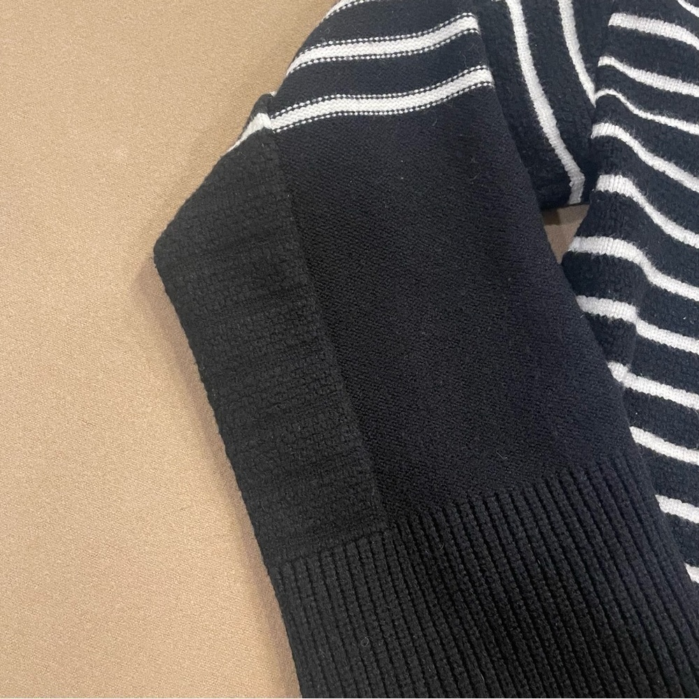 Buttermelon Black and White Stripe Cropped Sweater Size Medium - Picture 4 of 11